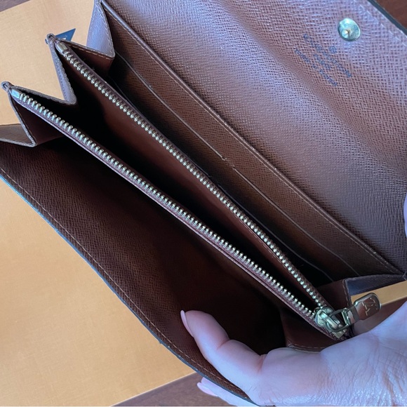 Louis Vuitton Monogram Sara Long Wallet - Picture 5 of 16
